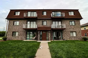 1595 Floyd Brown Ln, Glendale Heights, IL 60139 - Photo 1