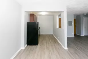 7333 N Ridge Blvd, Chicago, IL 60645 - Photo 8