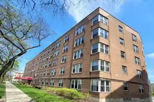 7333 N Ridge Blvd, Chicago, IL 60645 - Photo 1