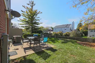 270 Manor Dr, Buffalo Grove, IL 60089 - Photo 36
