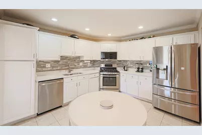 270 Manor Drive, Buffalo Grove, IL 60089 - Photo 12
