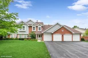 240 Ashbury Ln W, Roselle, IL 60172 - Photo 1
