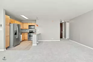 655 W Irving Park Rd, Chicago, IL 60613 - Photo 16