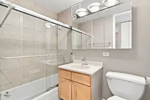 655 W Irving Park Rd, Chicago, IL 60613 - Photo 20