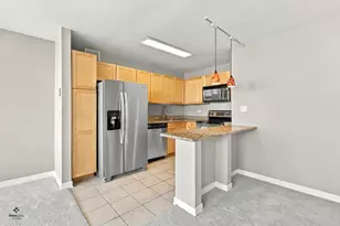 655 W Irving Park Rd, Chicago, IL 60613 - Photo 12