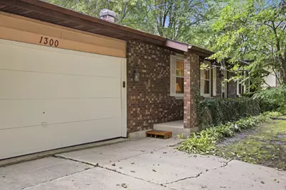 1300 N Lyle Avenue, Elgin, IL 60123 - Photo 2