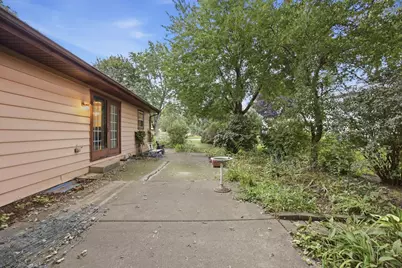 1300 N Lyle Avenue, Elgin, IL 60123 - Photo 16