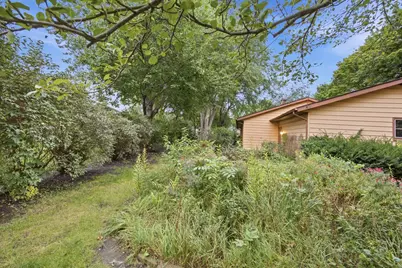 1300 N Lyle Avenue, Elgin, IL 60123 - Photo 18