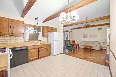 1300 N Lyle Avenue, Elgin, IL 60123 - Photo 8
