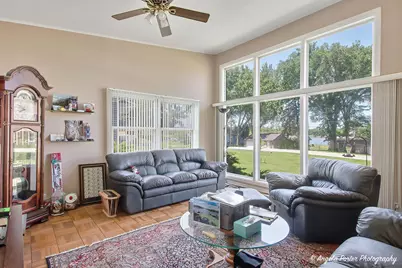 2923 Shorewood Drive, McHenry, IL 60050 - Photo 4