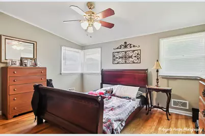 2923 Shorewood Drive, McHenry, IL 60050 - Photo 10