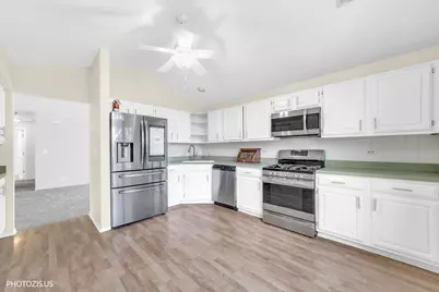 30W111 Fairfax Court #30w111, Warrenville, IL 60555 - Photo 6