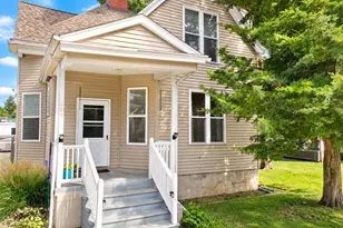608 E Mulberry St, Bloomington, IL 61701 - Photo 2