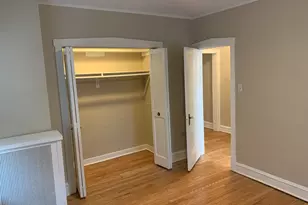 2046 W Farragut Ave, Chicago, IL 60625 - Photo 18