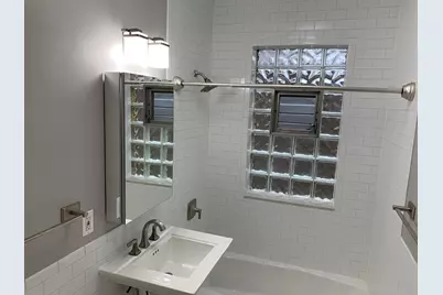 2046 W Farragut Avenue #3, Chicago, IL 60625 - Photo 20