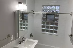 2046 W Farragut Ave, Chicago, IL 60625 - Photo 20