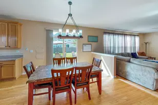 404 Hackney Ln, Oswego, IL 60543 - Photo 12