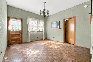 10124 Alice Ct, Oak Lawn, IL 60453 - Photo 12