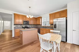 2491 Sandlewood Cir, Elgin, IL 60124 - Photo 18
