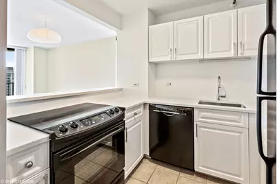 3660 N Lake Shore Drive #2703, Chicago, IL 60613 - Photo 8