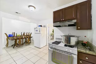 121 Fairway Rd, Carpentersville, IL 60110 - Photo 12