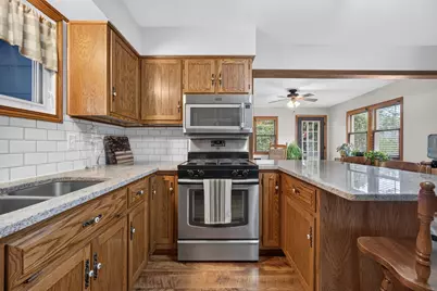 410 E Jones Street, Plano, IL 60545 - Photo 20