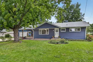410 E Jones St, Plano, IL 60545 - Photo 2