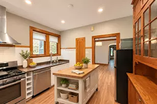 1919 W Waveland Ave, Chicago, IL 60613 - Photo 4