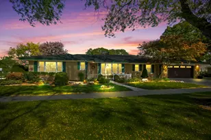523 We Go Trail S, Mount Prospect, IL 60056 - Photo 2