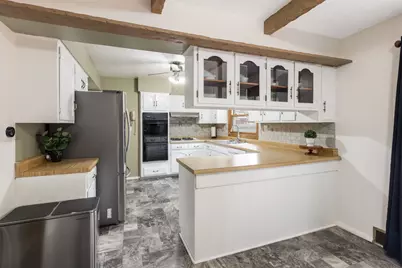 804 Roosevelt Road, Woodstock, IL 60098 - Photo 8