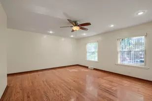 1930 W Birchwood Ave, Chicago, IL 60626 - Photo 4