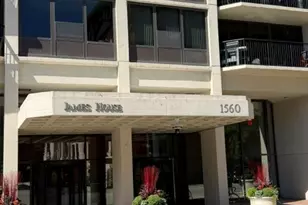 1560 N Sandburg Terrace, Chicago, IL 60614 - Photo 2