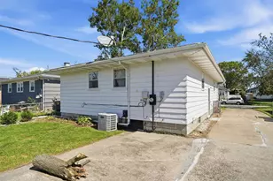 18460 Oakwood Ave, Lansing, IL 60438 - Photo 16