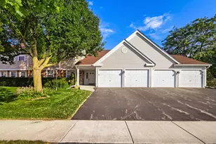 75 Larch Ct, Schaumburg, IL 60193 - Photo 1