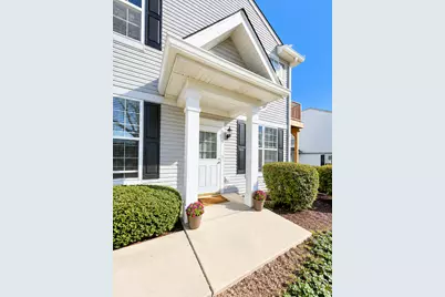 521 N Red Deer Road #521, Round Lake, IL 60073 - Photo 2