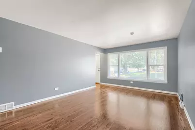323 154th Place, Calumet City, IL 60409 - Photo 4