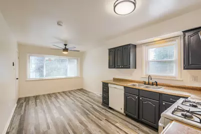 323 154th Place, Calumet City, IL 60409 - Photo 8