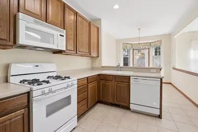 2132 Carillon Drive, Grayslake, IL 60030 - Photo 6