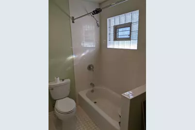 822 Skokie Boulevard #E, Wilmette, IL 60091 - Photo 10