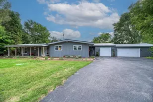 3245 N Lakeside Dr, Coal City, IL 60416 - Photo 1