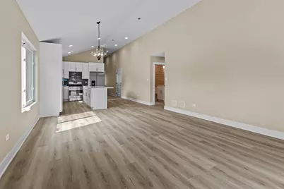 410 E Butler Avenue, Grant Park, IL 60940 - Photo 10