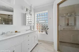 1743 W Terra Cotta Pl, Chicago, IL 60614 - Photo 18