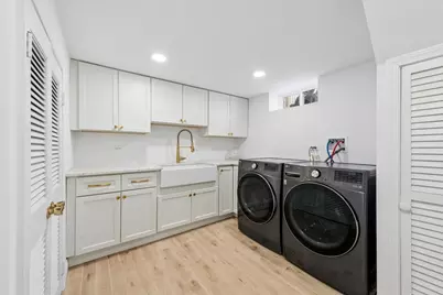 8425 W Sunnyside Avenue, Chicago, IL 60656 - Photo 18