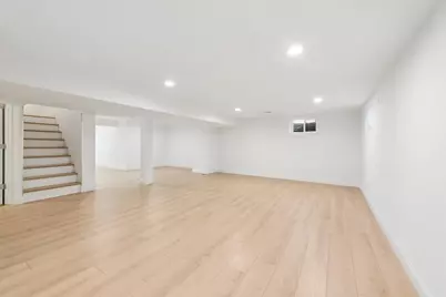 8425 W Sunnyside Avenue, Chicago, IL 60656 - Photo 14