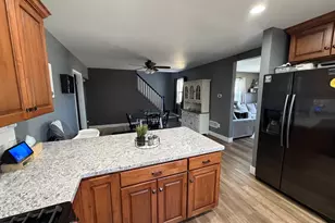 633 S Main St, Sheffield, IL 61361 - Photo 6