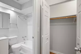 6758 N Sheridan Ave, Chicago, IL 60626 - Photo 8