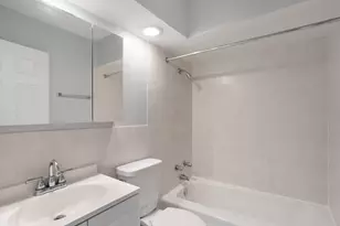 6758 N Sheridan Ave, Chicago, IL 60626 - Photo 10