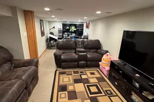 527 Watson St, Aurora, IL 60505 - Photo 36