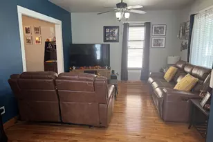 527 Watson St, Aurora, IL 60505 - Photo 8