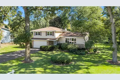 9N879 Beckman Trail, Elgin, IL 60124 - Photo 4